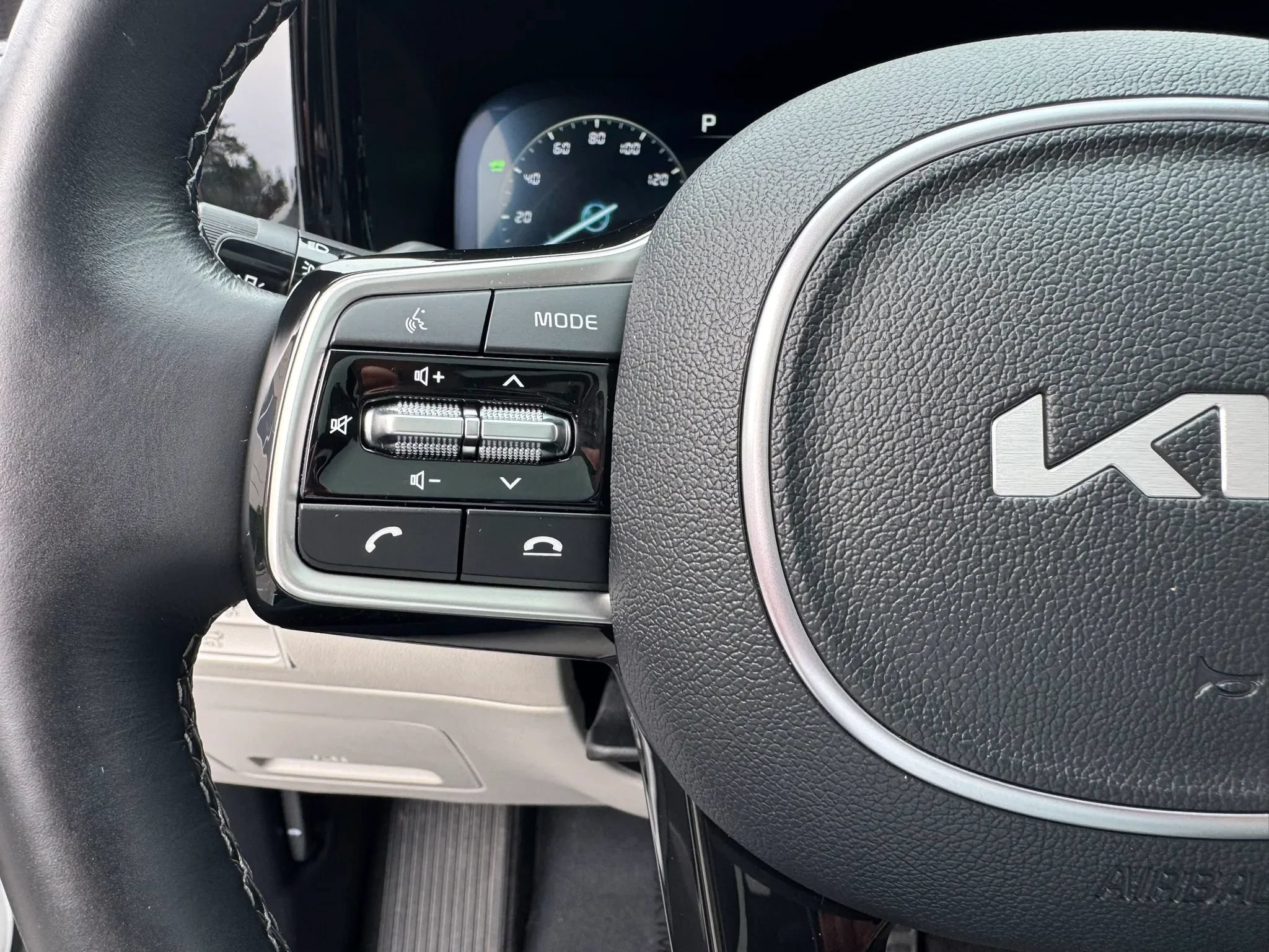 Used 2023 Kia Sorento SX Prestige w/ Panoramic Sunroof Package AWD/4WD image 32