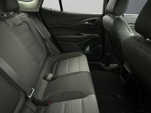 Used 2024 Chevrolet Trax LT w/ Driver Confidence Package FWD image 5