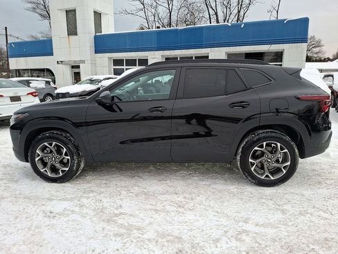 Used 2024 Chevrolet Trax LT w/ Driver Confidence Package image 5