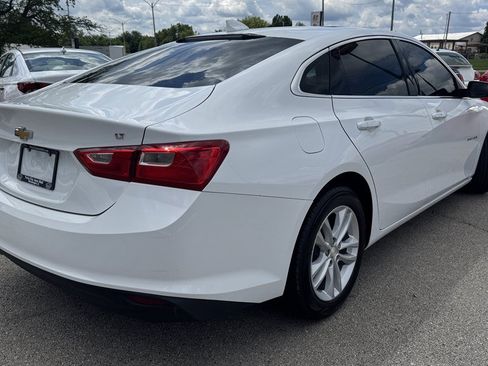 Used 2017 Chevrolet Malibu LT FWD image 8