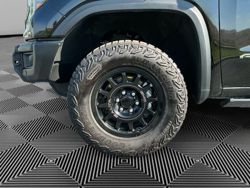 Used 2024 GMC Sierra 1500 AT4X w/ AT4X AEV Edition AWD/4WD image 14