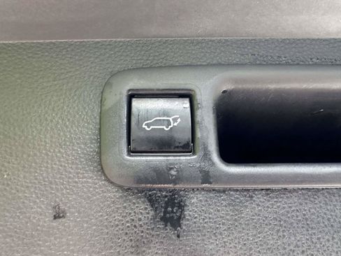 Certified 2020 Toyota Highlander XLE AWD/4WD image 12