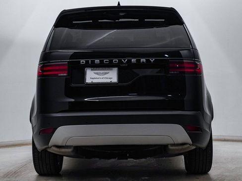 Used 2025 Land Rover Discovery S image 8