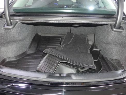 Used 2023 Chrysler 300 Touring w/ Sport Appearance Package RWD image 9
