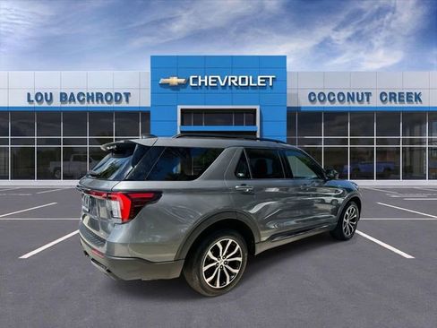 Used 2025 Ford Explorer ST-Line AWD/4WD image 8