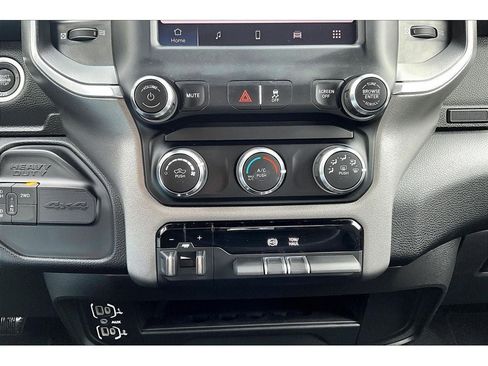 Used 2024 RAM 2500 Big Horn image 25