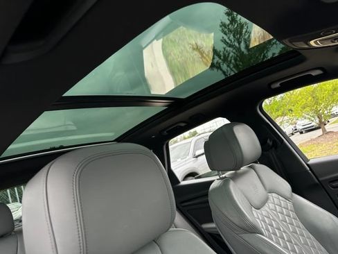 Used 2018 Audi SQ5 Premium Plus w/ S Sport Package AWD/4WD image 33