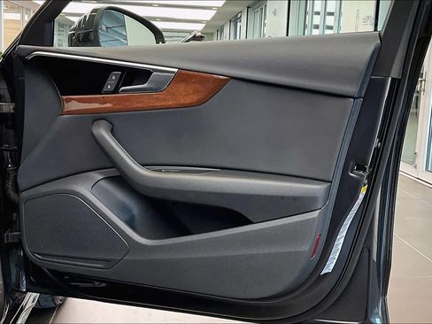 Used 2022 Audi A4 2.0T Premium w/ Convenience Package image 22