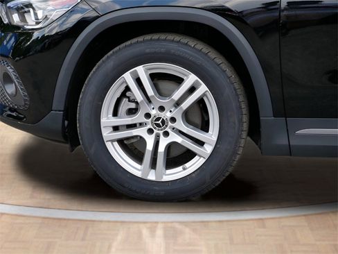 Used 2022 Mercedes-Benz GLA 250 4MATIC image 9