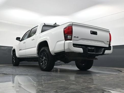 Used 2020 Toyota Tacoma SR5 w/ Technology Package AWD/4WD image 35