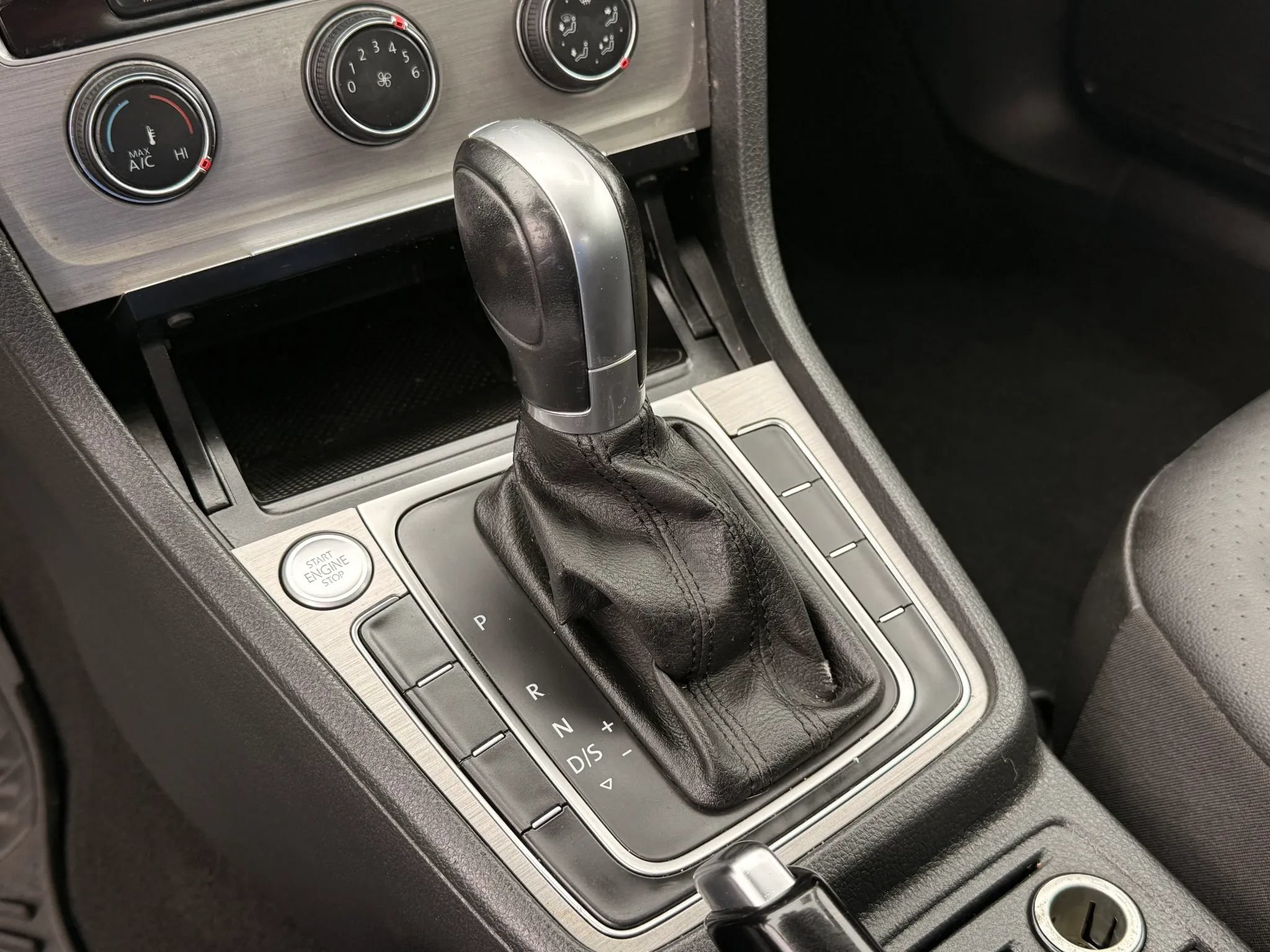 Used 2017 Volkswagen Golf Wolfsburg Edition FWD image 27