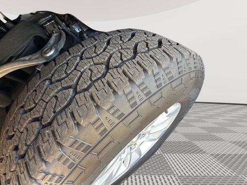 Used 2022 Chevrolet Silverado 1500 LT image 10