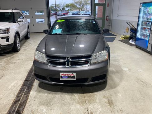 Used 2014 Dodge Avenger SE FWD image 2