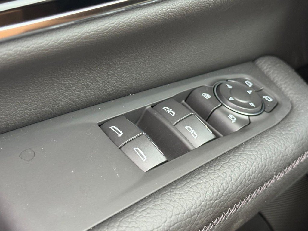 New 2026 GMC Yukon Denali w/ Sun & Power Step Package AWD/4WD image 22
