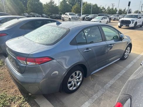 Used 2025 Toyota Corolla LE FWD image 3