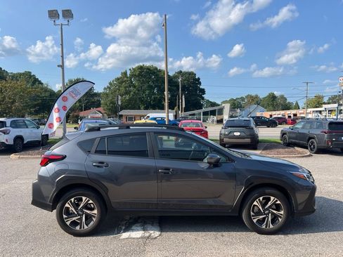 Used 2024 Subaru Crosstrek 2.0i Premium AWD/4WD image 3