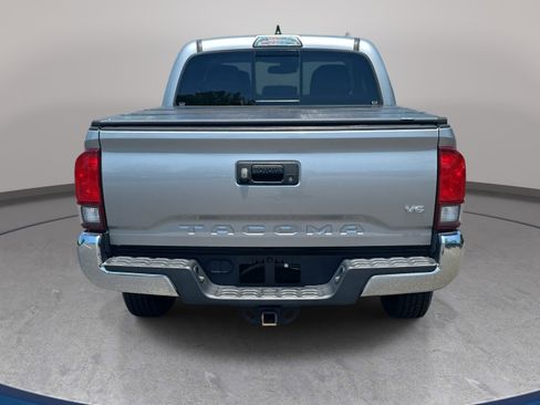 Used 2019 Toyota Tacoma SR5 RWD image 6