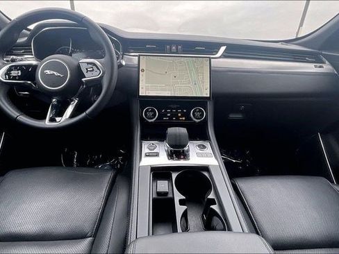 Used 2023 Jaguar F-PACE S image 19