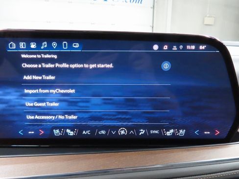 Used 2025 Chevrolet Suburban High Country w/ Sun And Tow Package image 24