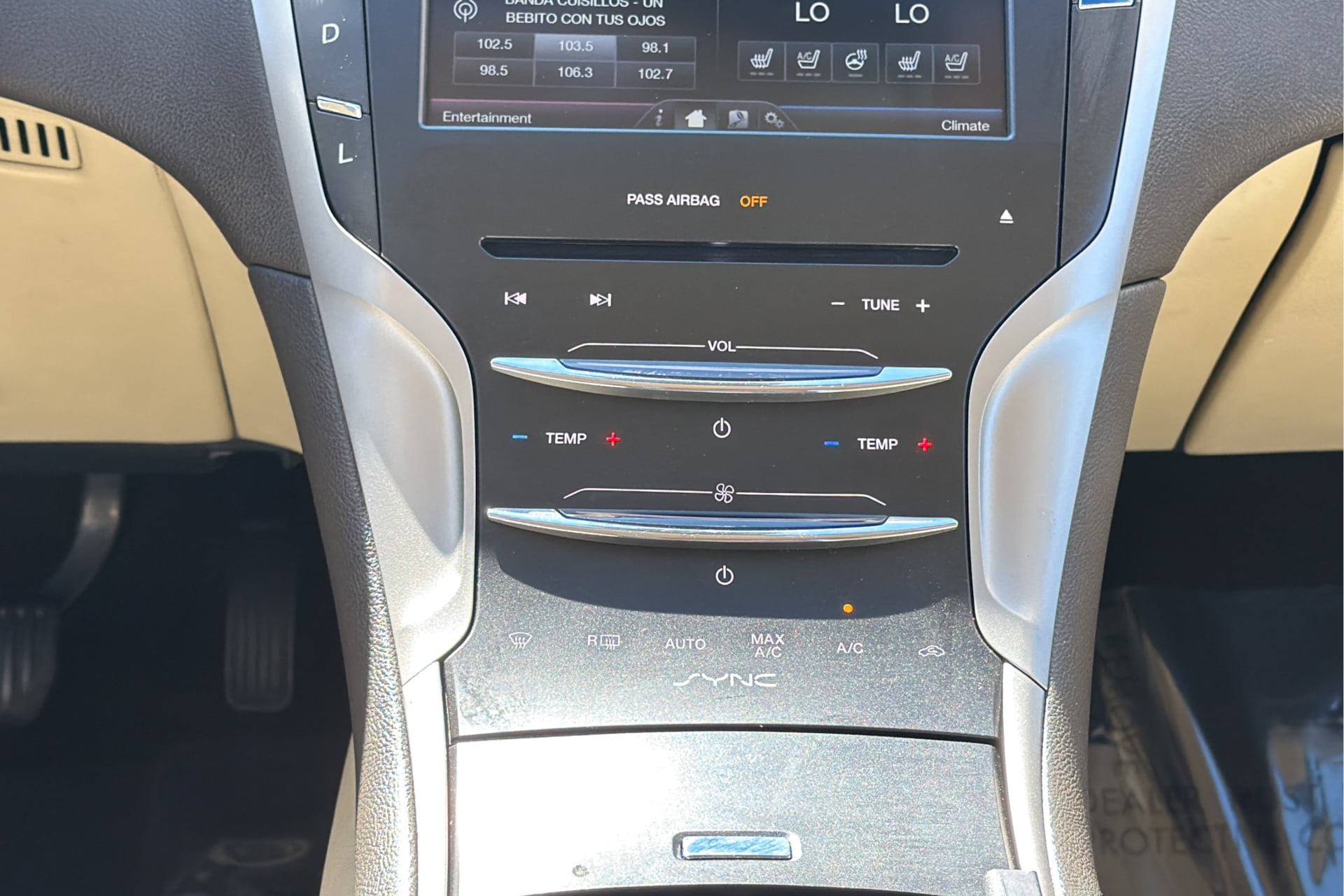 Used 2015 Lincoln MKZ Hybrid w/ Equipment Group 202A Reserve FWD image 28