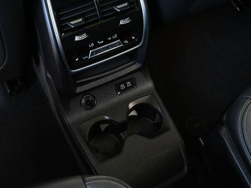 Used 2025 BMW X7 M60i w/ Climate Comfort Package AWD/4WD image 30