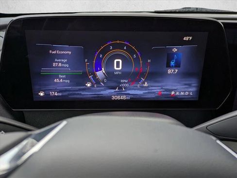 Used 2025 Chevrolet Traverse LT image 8