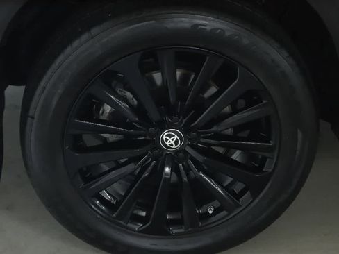 Used 2023 Toyota Highlander XSE image 12