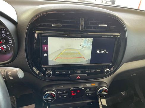 Used 2022 Kia Soul EX image 20