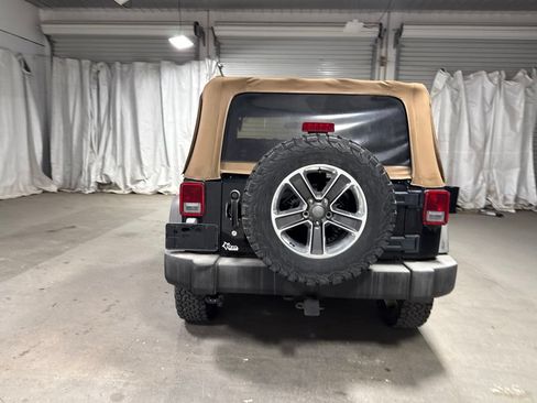 Used 2012 Jeep Wrangler Rubicon w/ PWR Convenience Group AWD/4WD image 6