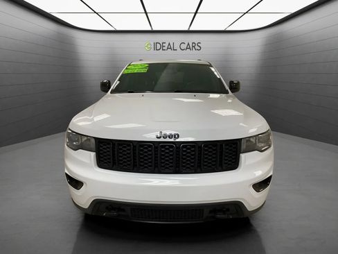 Used 2020 Jeep Grand Cherokee Laredo RWD image 2