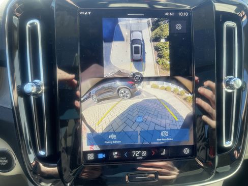 New 2025 Volvo XC40 B5 Plus w/ Protection Package Premier image 20