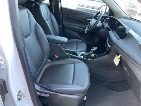 Certified 2025 Buick Encore GX Sport Touring image 19