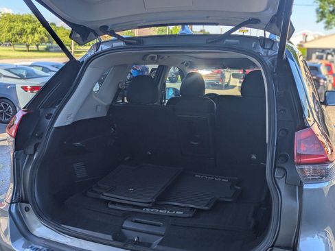 Used 2018 Nissan Rogue SV w/ Sun & Sound Touring Package AWD/4WD image 33