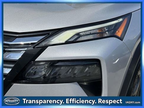 Certified 2024 Nissan Rogue SV AWD/4WD image 8