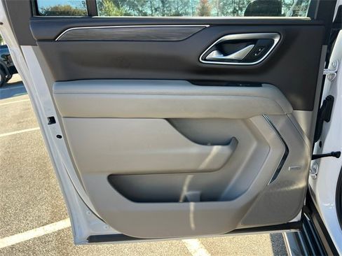 Used 2021 GMC Yukon XL SLT image 22