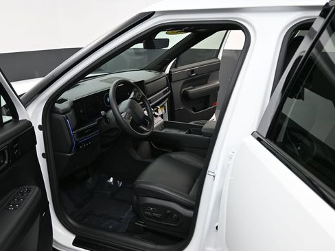 Used 2025 Hyundai Santa Fe Calligraphy FWD image 14