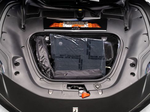 Used 2022 Ferrari SF90 Spider AWD/4WD image 57