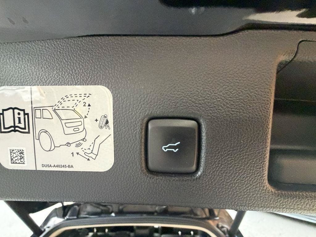 Used 2020 Ford Escape Titanium AWD/4WD image 22