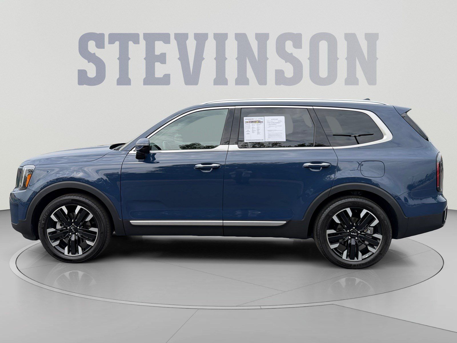 Used 2025 Kia Telluride SX Prestige AWD/4WD image 2