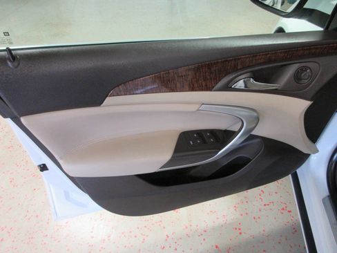 Used 2012 Buick Regal Leather image 19
