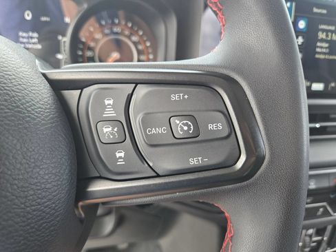 Used 2024 Jeep Wrangler Unlimited Rubicon AWD/4WD image 22