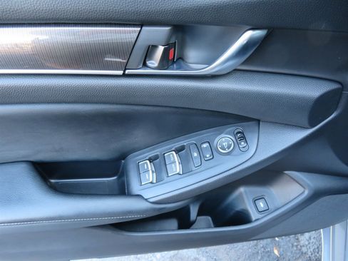 Used 2018 Honda Accord Sport image 10