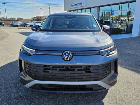 New 2026 Volkswagen Tiguan SE image 2