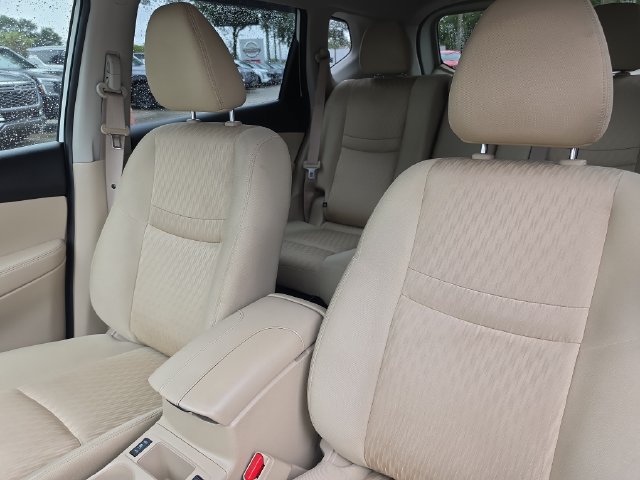 Used 2018 Nissan Rogue SV w/ Sun & Sound Touring Package FWD image 22