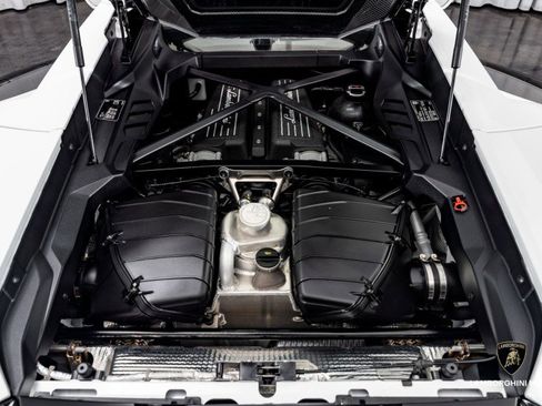 Used 2024 Lamborghini Huracan Tecnica image 17