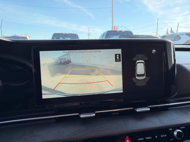 Used 2022 Kia Carnival EX FWD image 29