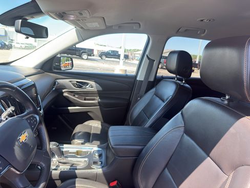 Used 2020 Chevrolet Traverse LT w/ LT Premium Package AWD/4WD image 27