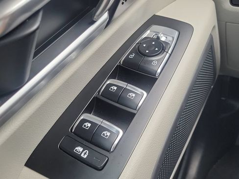 Used 2024 Kia Telluride S w/ S Sunroof Package FWD image 19
