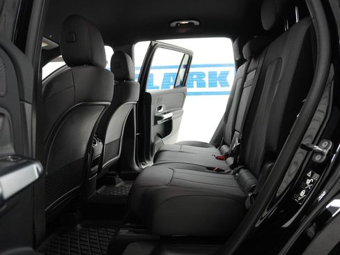 Used 2026 Mercedes-Benz GLB 250 image 36