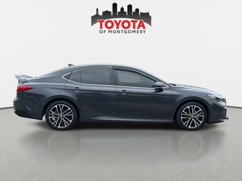 Used 2025 Toyota Camry XLE image 2